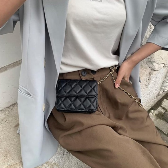 NEW Quilted Micro Mini Waist Belt Bum Bag/ Crossbody Black w/ Gold Chain Strap - Picture 5 of 9